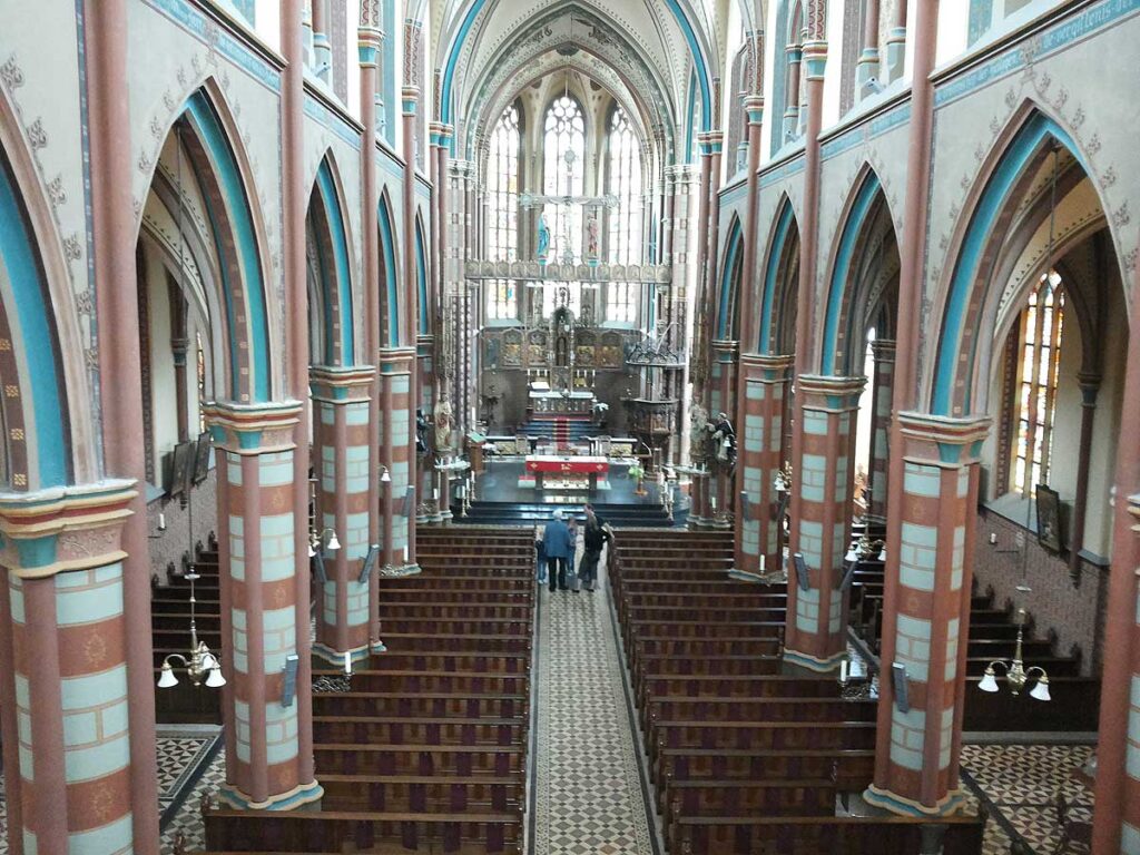 RK kerk van Schalkwijk van binnen.
